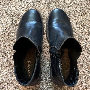 LNWOT worn very little. Casual bootie